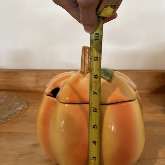 HARVEST Ceramic Lidded Pumpkin Shaped Soup Tureen and Serving Plate - Picture 7 of 10